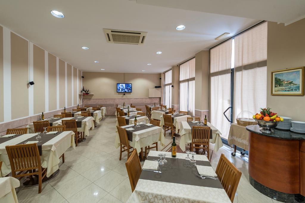 Hotel Santa Maria Finale Ligure Extérieur photo